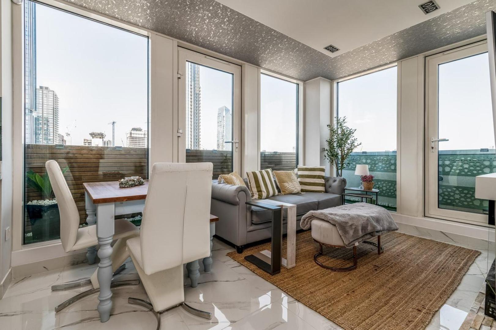Canary Wharf Retreat With Free Secure Parking London Exterior photo